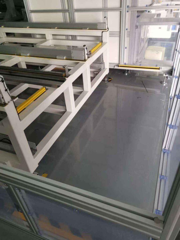 Enhancing Safety on Laptop Assembly Lines: Application Safety Light Curtains 1 Güvenlik Işık Perdeleri